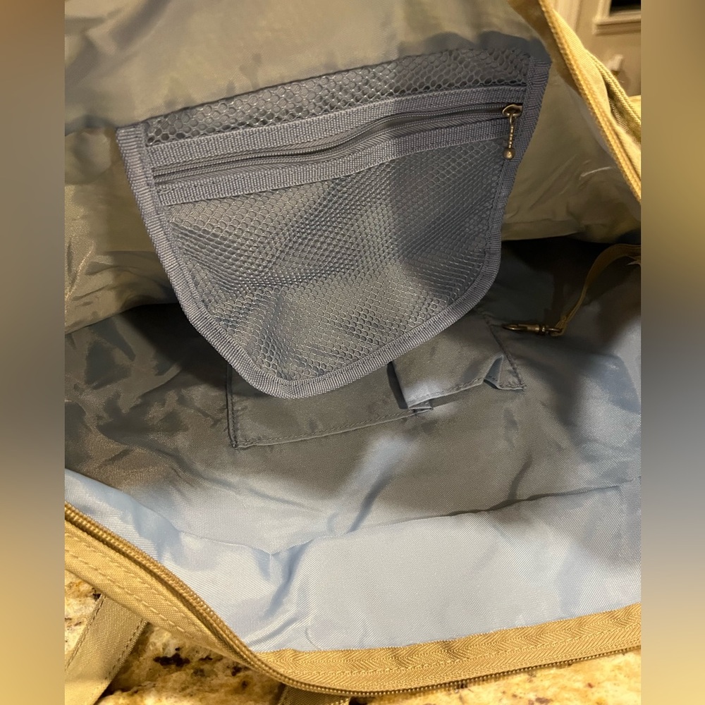 BAGGALLINI nylon tote, like new! - Picture 2 of 10